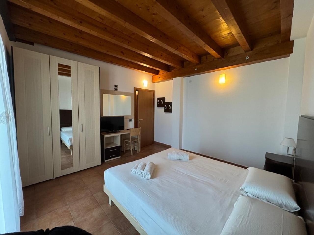 Kairos Garda Hotel Castelnuovo del Garda Exterior foto